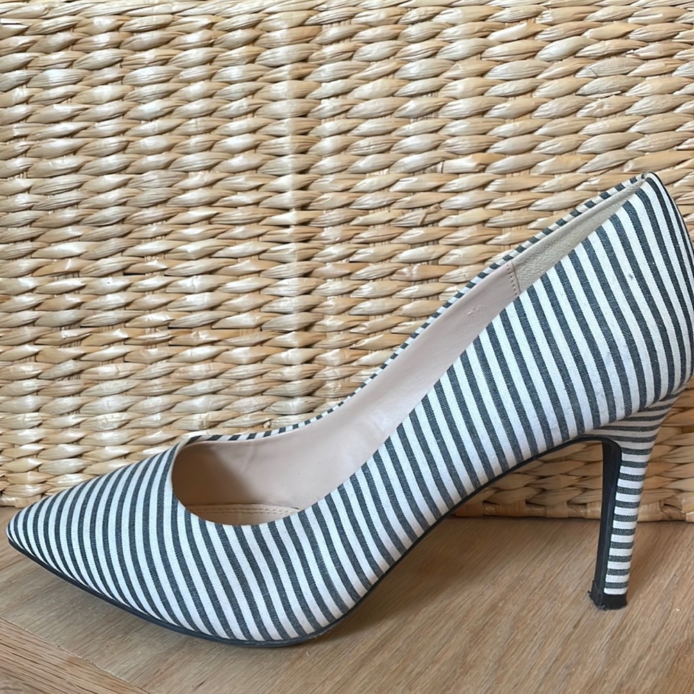 Kelly&Katie Astivia Striped Nautical Seersucker Slip-On Heels Navy White 8.5